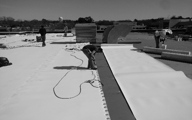 commercial-roofing-building-type-healthcare-bw-03
